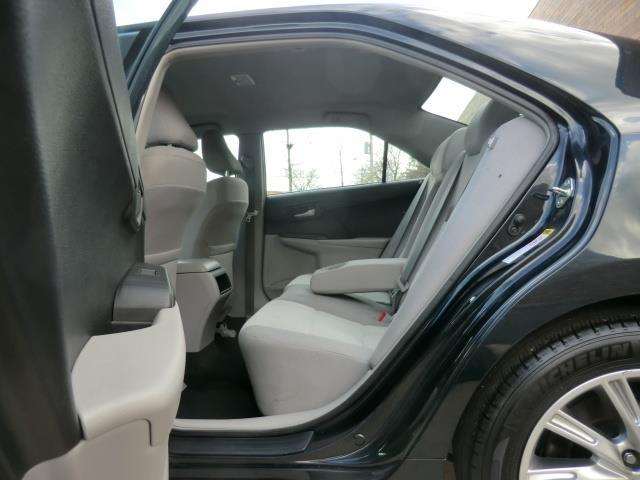 2014 Toyota Camry LE 31K Miles Backup Camera-Bluetooth-Clean CARFAX